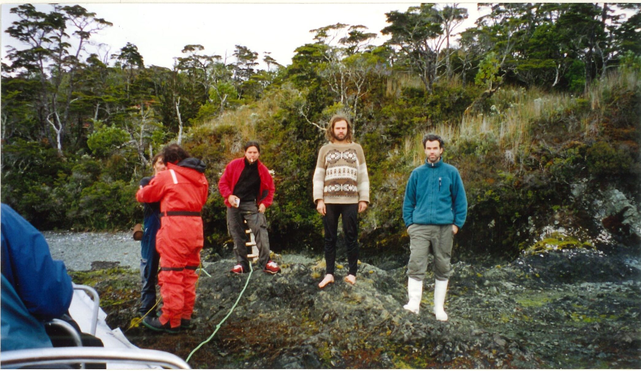 Año 2003. Primera etapa de construcción del campamento científico en la misma ubicación actual.